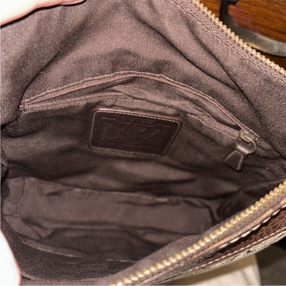 Y2K Coach Signature Crossbody H0685-10402.  EUC - Picture 14 of 16